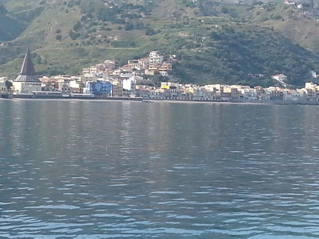 Bed&Breakfast La Casetta Sant'Alessio Siculo Eksteriør billede