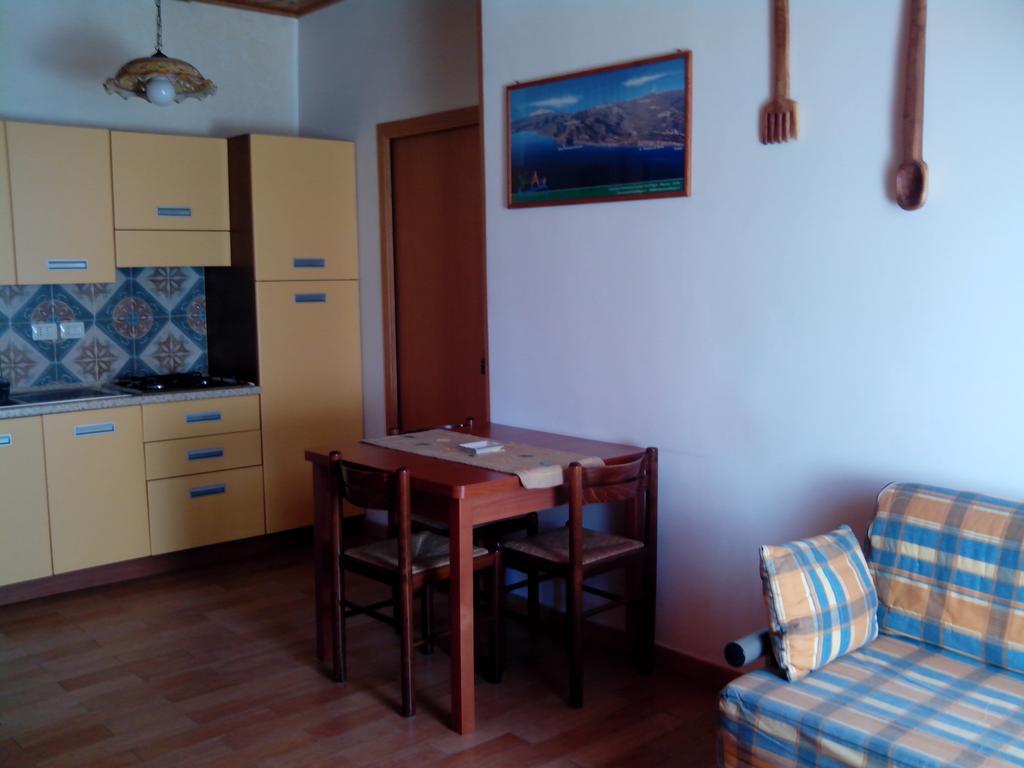 Bed&Breakfast La Casetta Sant'Alessio Siculo Eksteriør billede